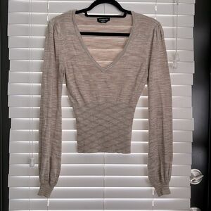 🔥What's Hot!!🔥 Beautiful Bebe Gold Crop V-Neck Sweater! Sz M Soo Cute!😍🛍️